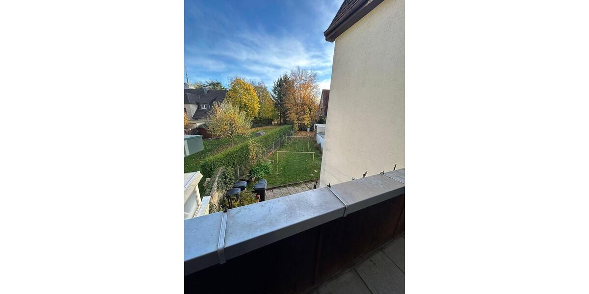 Familienfreundliche 5-Zimmer-Altbauwohnung mit Balkon in Bielefeld 5 zimmer