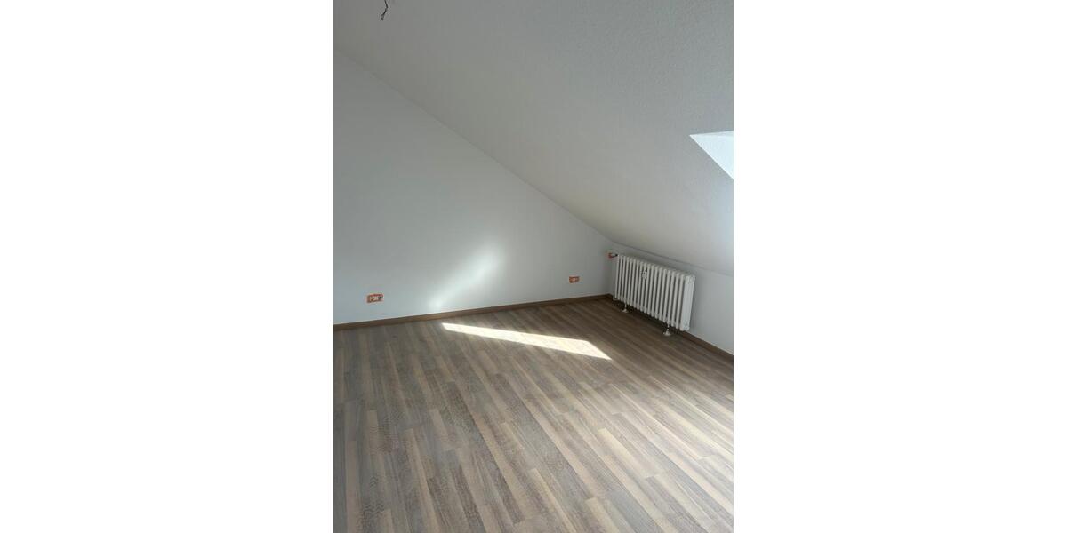 Dachgeschoßwohnung Bielefeld Heepen - 3 Zimmer, 73 m&sup2;, 750&euro; | Angebot:26663993