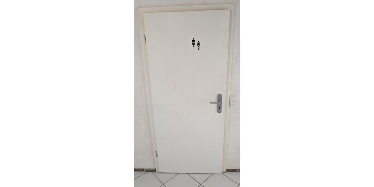 Etagenwohnung Lage - 4 Zimmer, 160 m&sup2;, 1.350&euro; | Angebot:25908425