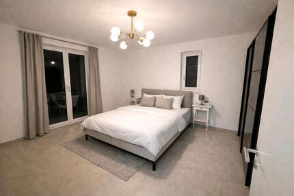 Haus Gütersloh - 2 Zimmer, 96 m&sup2;, 1.350&euro; | Angebot:25732187