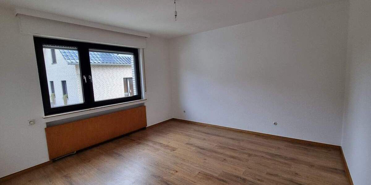 Etagenwohnung Bad Rothenfelde - 3 Zimmer, 90 m&sup2;, 650&euro; | Angebot:25683064