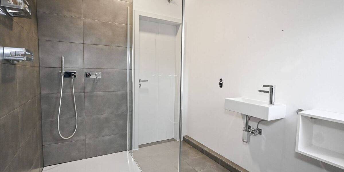 Etagenwohnung Oerlinghausen Lipperreihe - 4 Zimmer, 160 m&sup2;, 185.000&euro; | Angebot:26674035