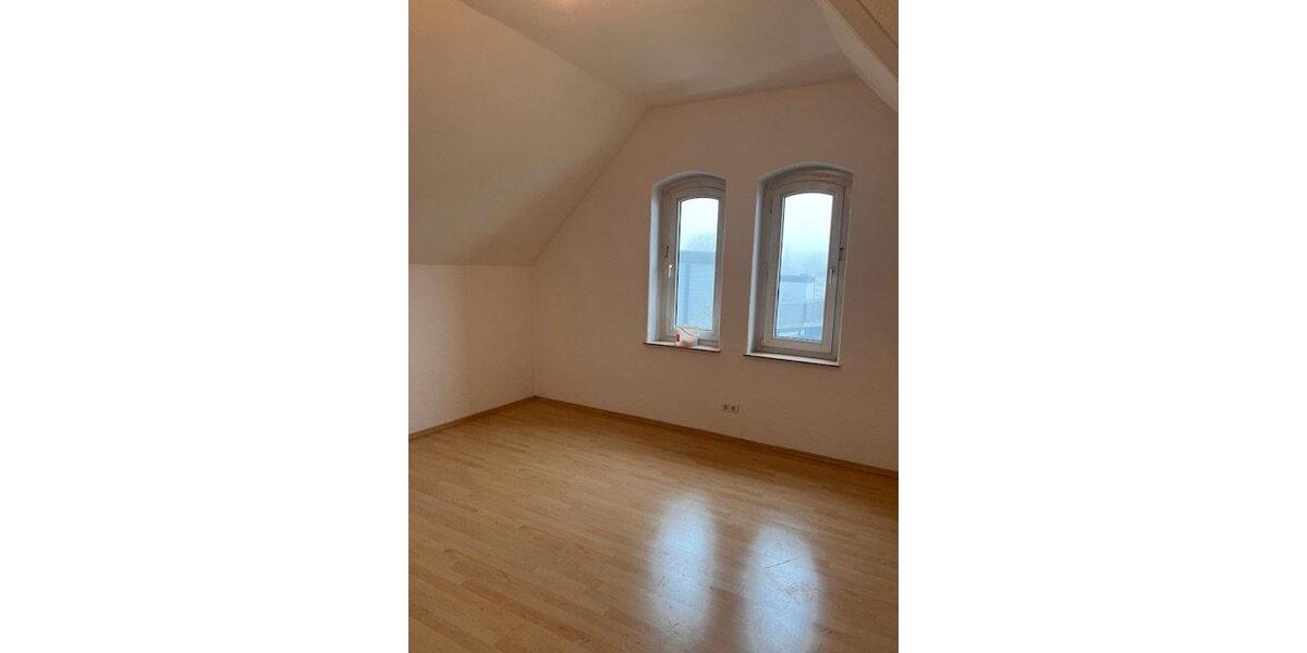 Dachgeschoßwohnung Bünde - 2 Zimmer, 82 m&sup2;, 615&euro; | Angebot:26211946