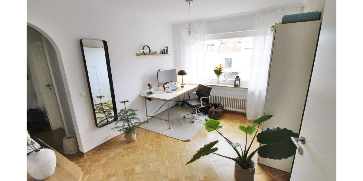 == Attraktive ETW mit Loggia nahe der Universität Bielefeld == 3 zimmer