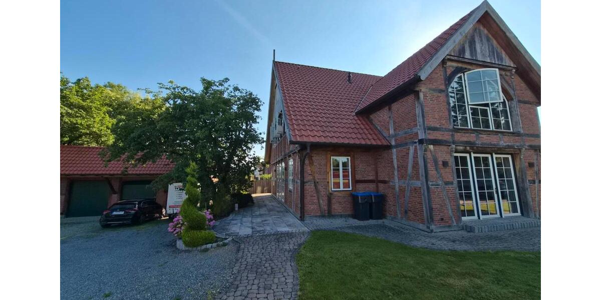 Einfamilienhaus Lemgo - 8 Zimmer, 300 m&sup2;, 720.000&euro; | Angebot:26951720