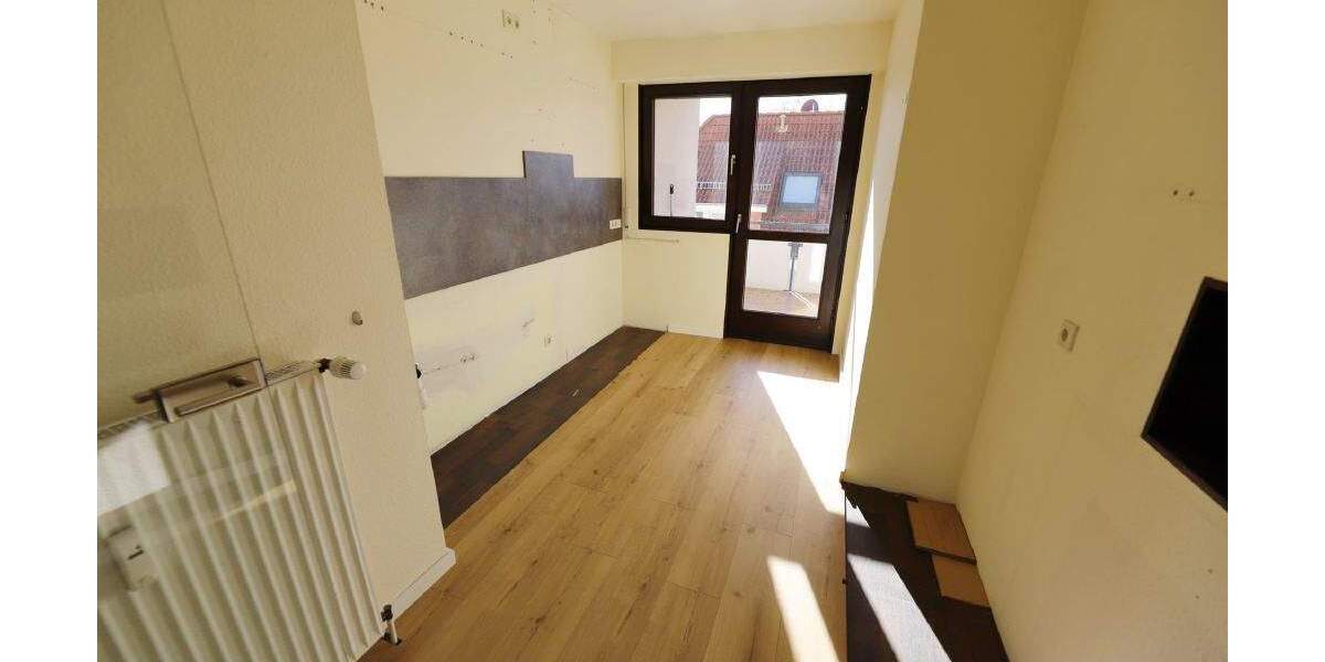 Etagenwohnung Lage - 5 Zimmer, 155 m&sup2;, 228.500&euro; | Angebot:25689539