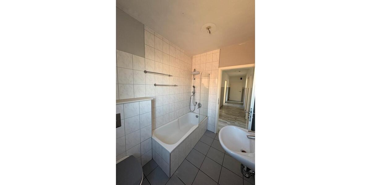 Etagenwohnung Bad Oeynhausen Rehme - 4 Zimmer, 100 m&sup2;, 899&euro; | Angebot:26408204