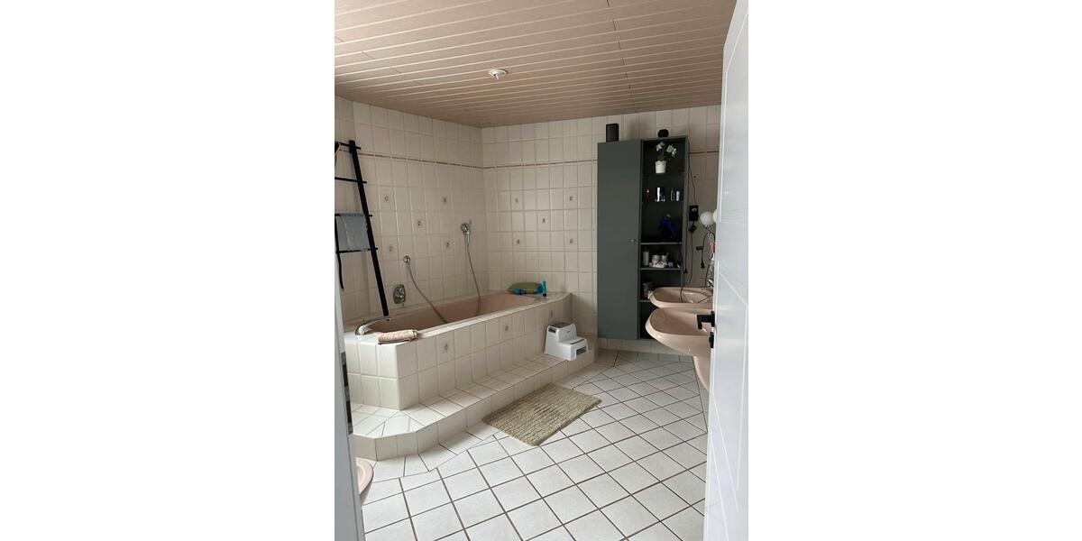 Einfamilienhaus Herford Falkendiek - 4 Zimmer, 225 m&sup2;, 1.900&euro; | Angebot:22865312