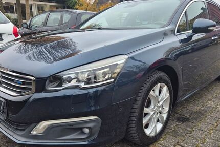Peugeot 508 151.000 km 8.990 € Detmold 32756