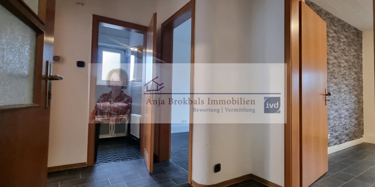 Zentral - ruhig - großes Grundstück_provisionsfrei für Käufer 7 zimmer