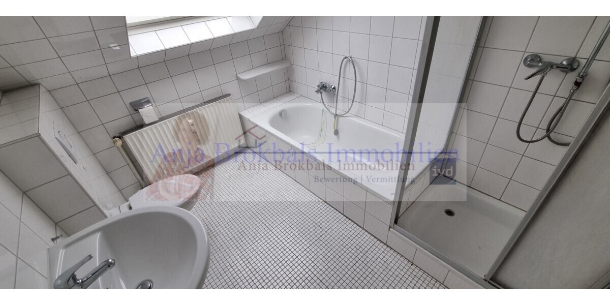 Eigentum statt Miete mit Entwicklungspotential - ideal für tatkräftige junge Handwerker: 3-4 ZKBWc mit Garage in Isselhorst - provisionsfrei für Käufer - 4- Gütersloh Isselhorst | Angebot:27121297