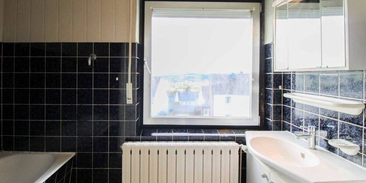 Preiswert & für die Familie: Reiheneckhaus mit Gartenoase & Garage oberhalb vom Ortskern 4 zimmer