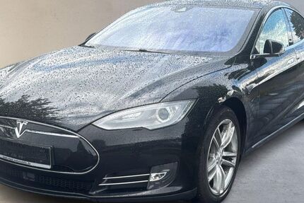 Tesla Model S 230.000 km 17.490 € Lage 32791
