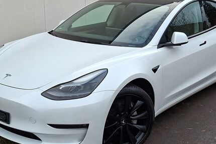 Tesla Model 3 94.500 km 28.499 &euro; Detmold 32758