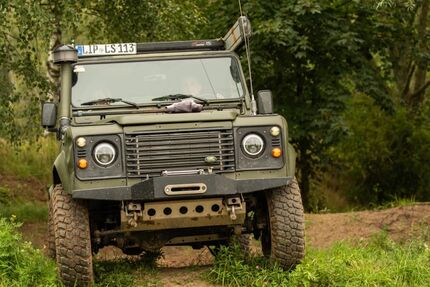 Land Rover Defender 316.321 km 22.999 € Lemgo 32657