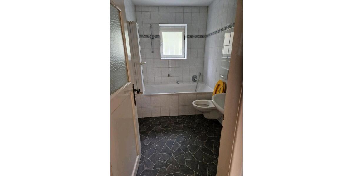 Hochparterre Detmold Hiddesen - 3 Zimmer, 96 m&sup2;, 730&euro; | Angebot:25545135