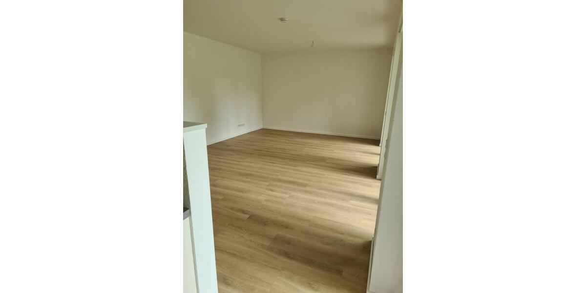 Erdgeschoßwohnung Detmold Hiddesen - 3 Zimmer, 96 m&sup2;, 1.100&euro; | Angebot:25781078
