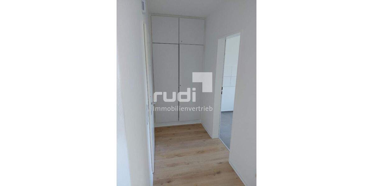 Etagenwohnung Lage - 2 Zimmer, 63 m&sup2;, 102.000&euro; | Angebot:25745167