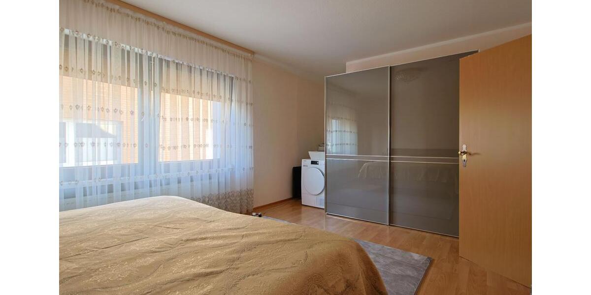 Etagenwohnung Bad Oeynhausen - 3.5 Zimmer, 108 m&sup2;, 1.000&euro; | Angebot:25720005