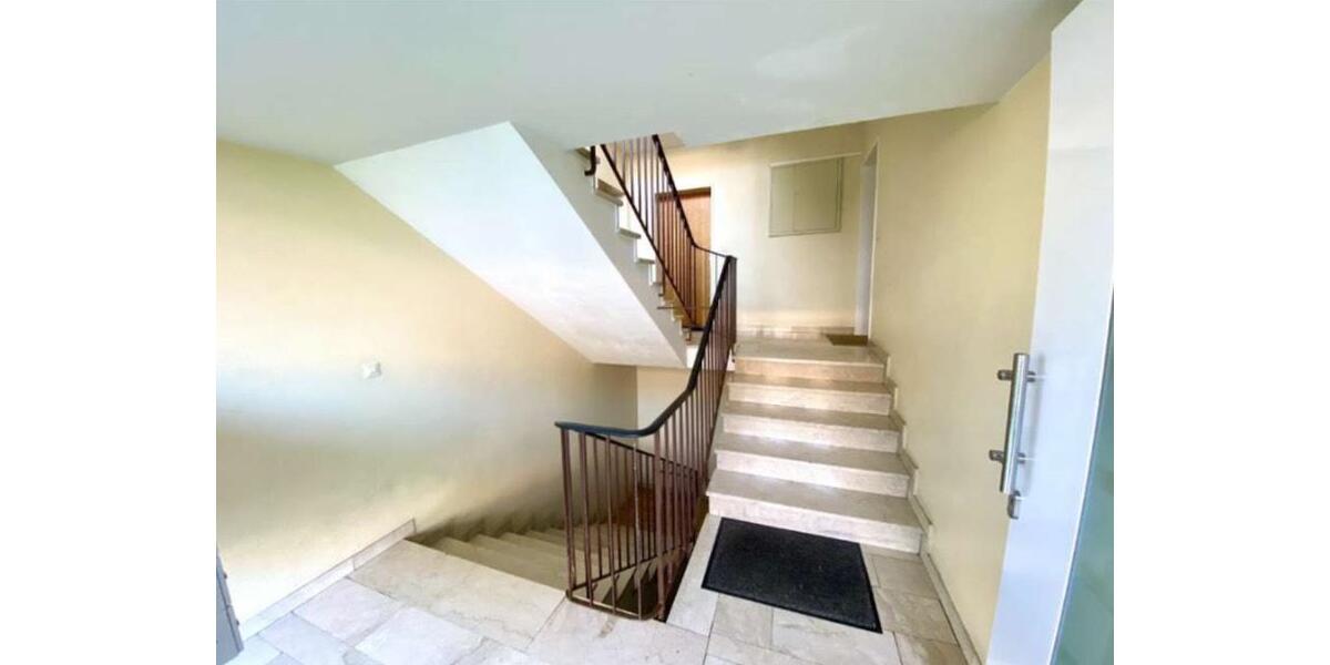 Dachgeschoßwohnung Halle - 3 Zimmer, 74 m&sup2;, 135.000&euro; | Angebot:24828250