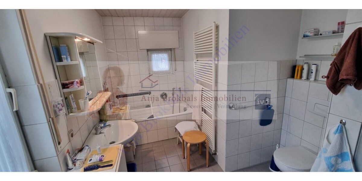 2-Familienhaus in Isselhorst: EG barrierefrei, 170 m², 2 Carports, toller Garten, 2 Eingänge - provisionsfrei für Käufer - Einfamilienhaus Gütersloh Isselhorst | Angebot:21839386