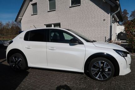 Peugeot 208 25.600 km 18.490 € Verl 33415