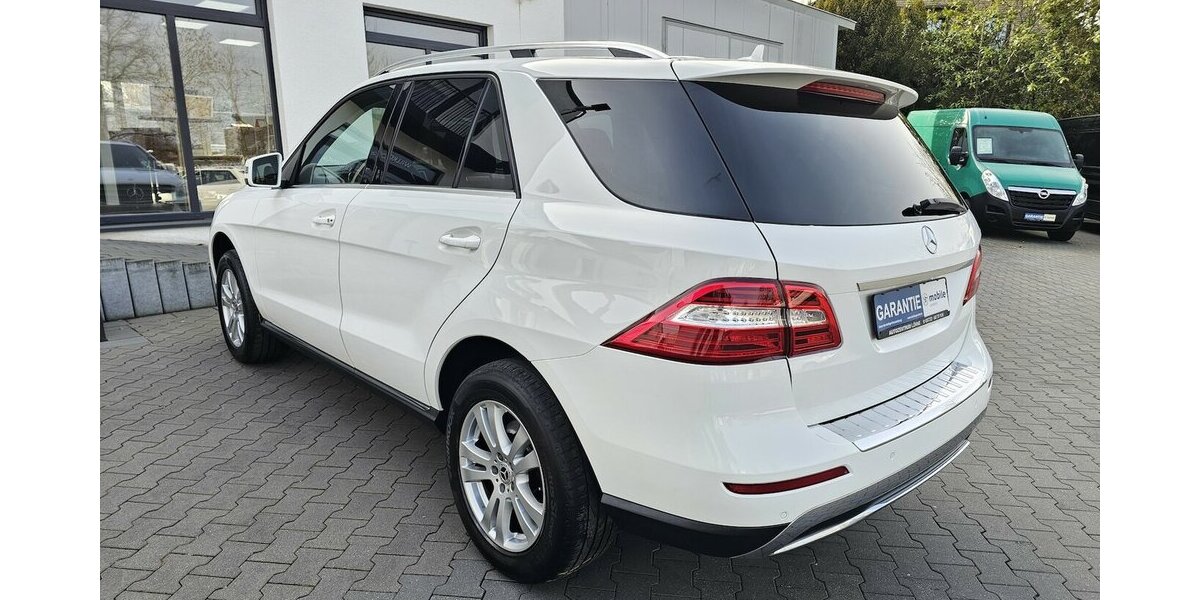 Mercedes-Benz ML 250 CDI 4Matic LEDER NAVI RFK AHK AUS 2.HAND 167.800 km 21.990 &euro; Löhne 32584