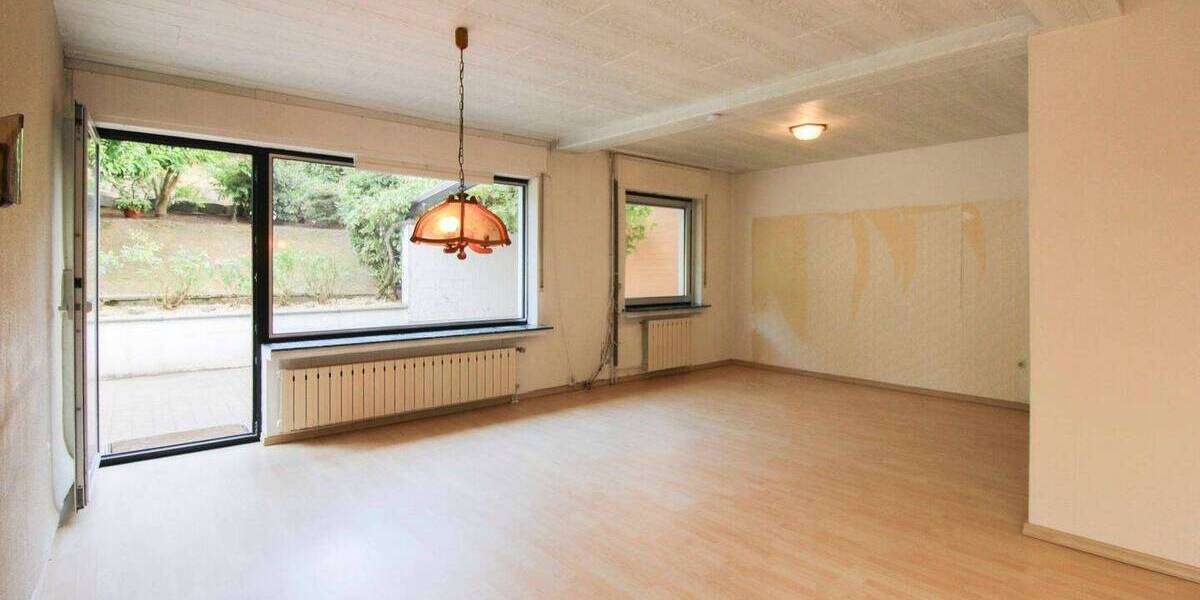 Preiswert & für die Familie: Reiheneckhaus mit Gartenoase & Garage oberhalb vom Ortskern 4 zimmer