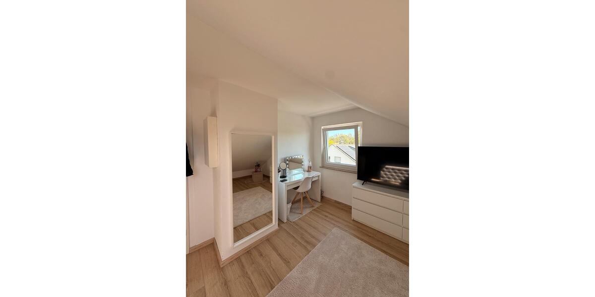 Dachgeschoßwohnung Detmold Hakedahl - 3 Zimmer, 80 m&sup2;, 790&euro; | Angebot:26415647