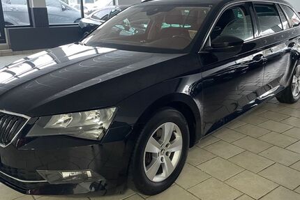 Skoda Superb 124.000 km 14.950 &euro; Detmold 32756
