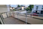 Modernisiert, zentral, ruhig, kl. Garage, 3- bis 4-Zimmer mit Balkon, Obergeschoss in einem Zweifamilienhaus