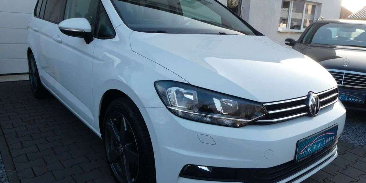 VW Touran 124.200 km 19.950 &euro; Löhne 32584