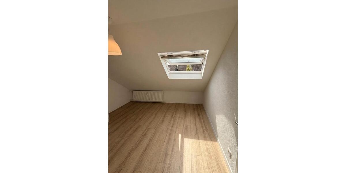 Dachgeschoßwohnung Detmold Hakedahl - 3 Zimmer, 80 m&sup2;, 790&euro; | Angebot:26415647