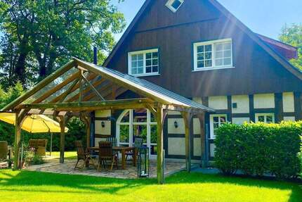 Idyllisches Fachwerkhaus mit Einliegerwohnung & Garten in Sennestadt 5 zimmer