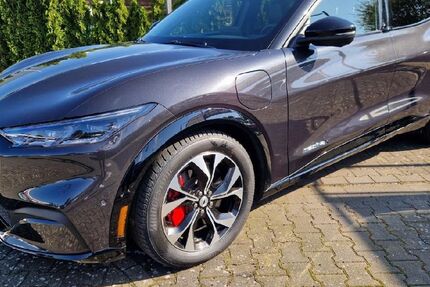 Ford Mustang Mach-E 9.436 km 39.995 € Rheda-Wiedenbrück 33378