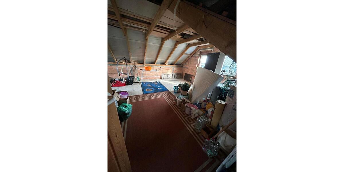 Haus mit Einliegerwohnung und Doppelgarage 8 zimmer