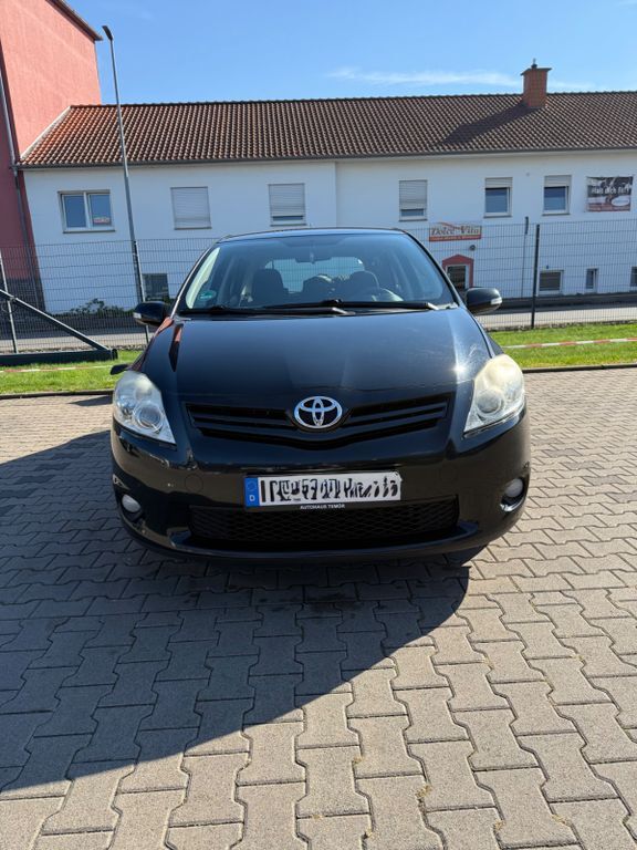 Toyota Auris 160.000 km 7.100 € Enger 32130