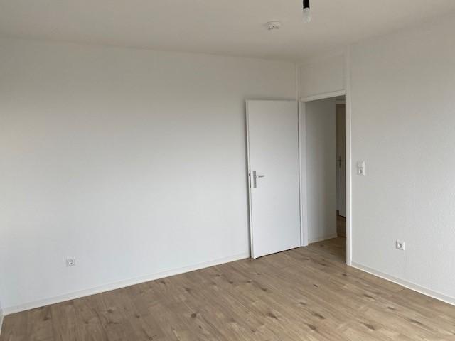 *Frisch renovierte 3-Zimmerwohnung mit Balkon und toller Aussicht* 3 zimmer