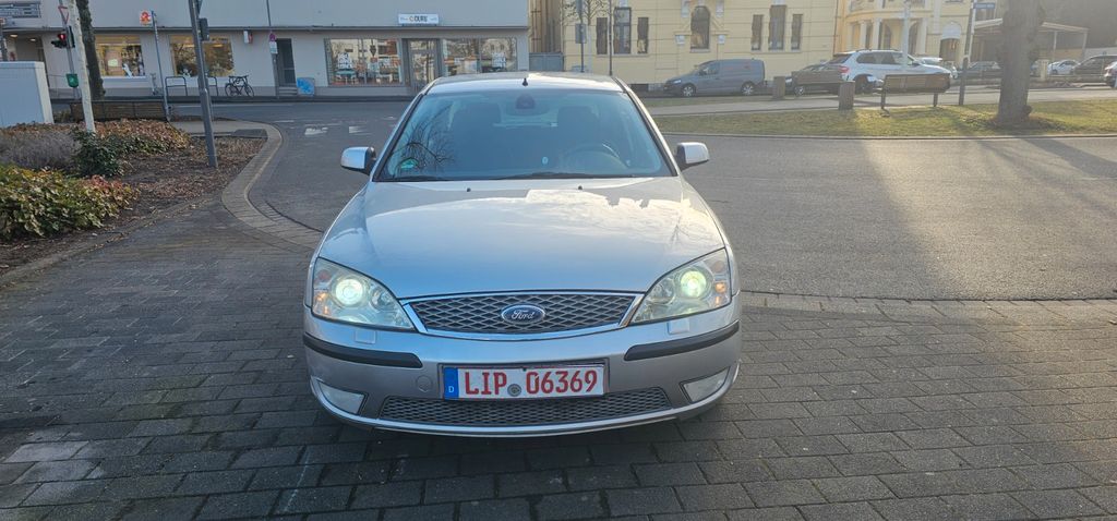 Ford Mondeo 179.000 km 2.500 &euro; Detmold 32756