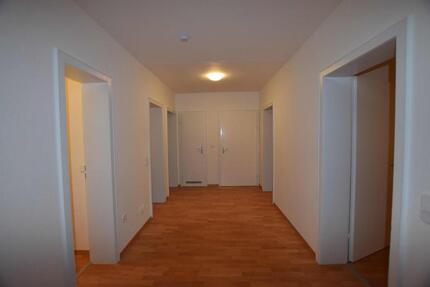 +++ Zum Einzug bereit! Schöne 3-Zimmerwohnung mit Balkon und Fahrstuhl +++ zimmer