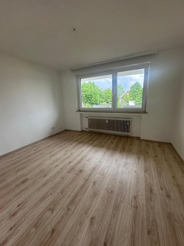 Helle und sanierte 3 Zimmer-Wohnung mit Balkon – Sofort verfügbar