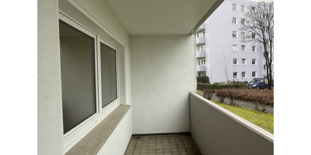 !!Schnell sein!! *Frisch renoviert* Helle 2-Zimmerwohnung mit BALKON**im ERDGESCHOSS 2 zimmer