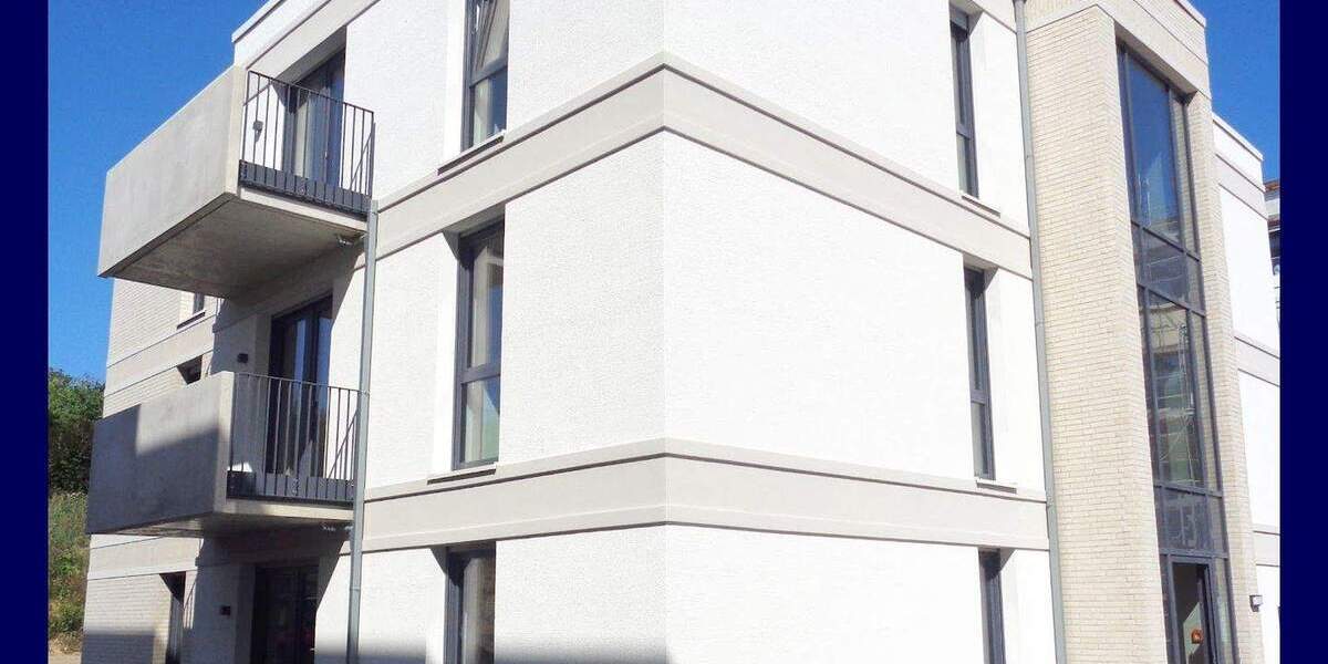 Genießen Sie das Wohnen! Helle 2-Zimmer-Wohnung mit Balkon, Echtholzparkett und Einbauküche 2 zimmer