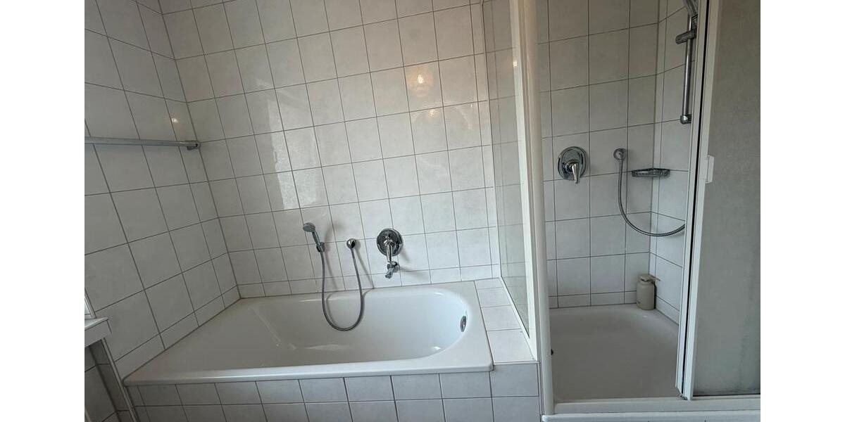 Etagenwohnung Bielefeld Gadderbaum - 2 Zimmer, 80 m&sup2;, 1.000&euro; | Angebot:26408174