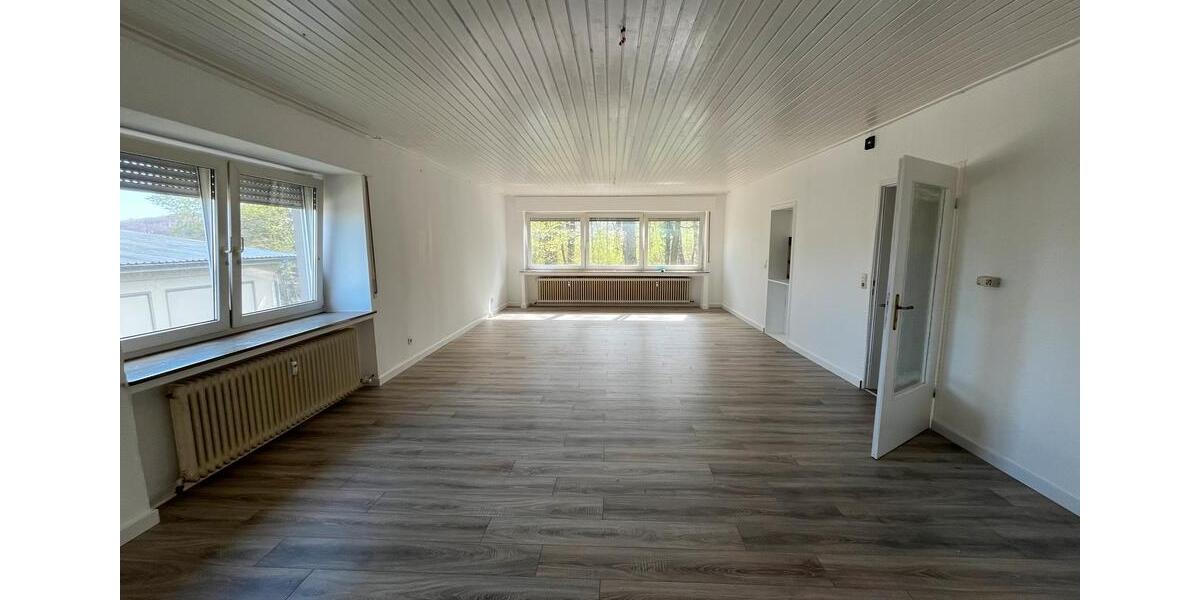 Etagenwohnung Oerlinghausen - 4 Zimmer, 140 m&sup2;, 1.380&euro; | Angebot:25887306