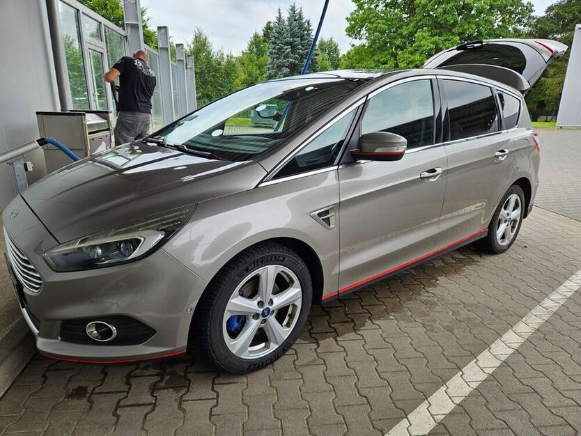 S-Max