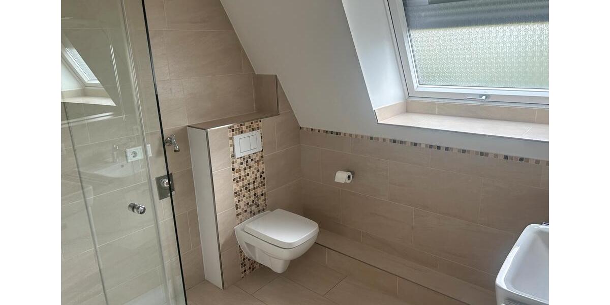 Dachgeschoßwohnung Halle - 4 Zimmer, 92 m&sup2;, 850&euro; | Angebot:26423126