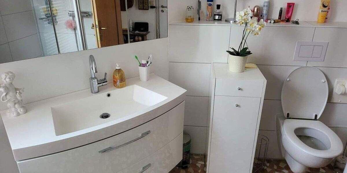 Provisionsfrei, Attraktive 2-Zimmer-Wohnung mit drei Balkonen und TG in der Innenstadt 2 zimmer