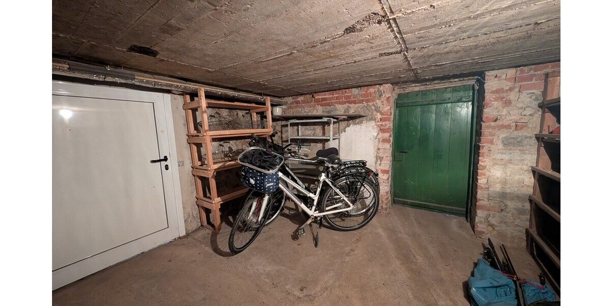 Großes Grundstück in Hüllhorst: Einfamilienhaus mit Potenzial zur Neugestaltung - Einfamilienhaus Hüllhorst | Angebot:26948470