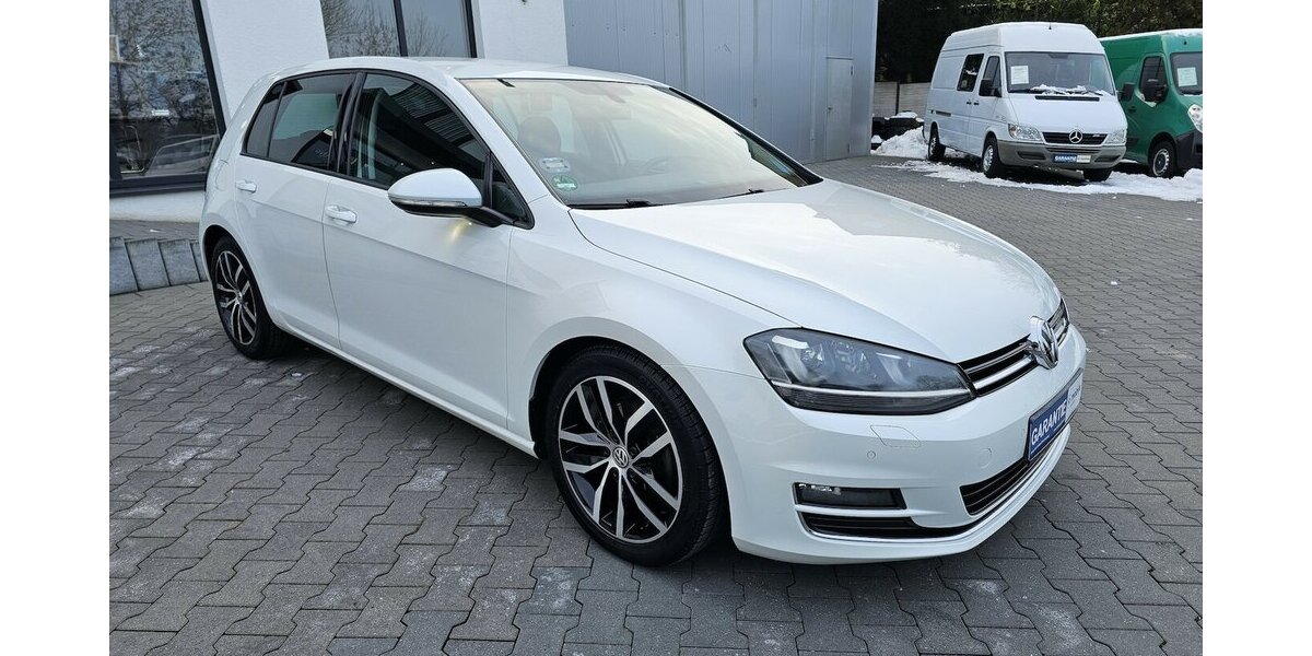 VW Golf VII 1.4 TSI Highline ALCANTARA BI XENON 129.800 km 10.990 &euro; Löhne 32584